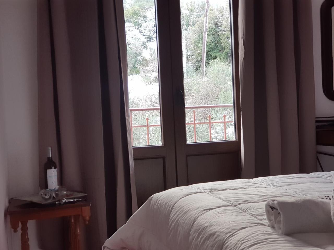 Petra & Elato Art Hotel Valtessiniko Bagian luar foto