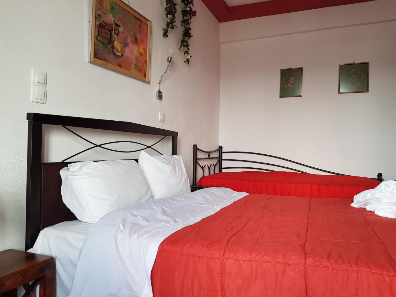 Petra & Elato Art Hotel Valtessiniko Bagian luar foto